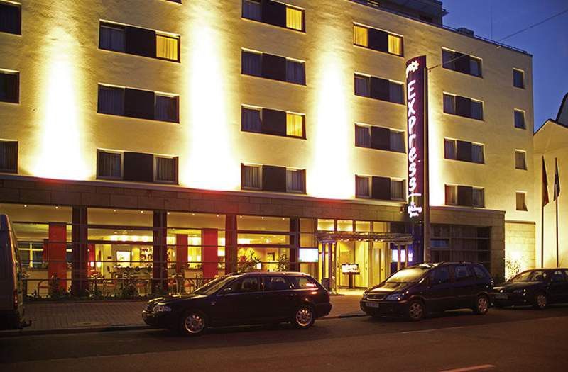 Holiday Inn Express Frankfurt Messe, An Ihg Hotel Frankfurt am Main Eksteriør billede